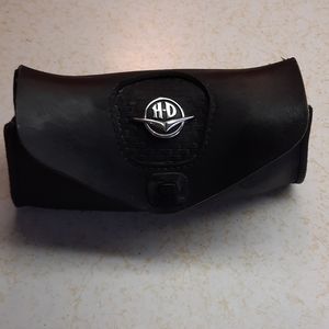 Harley-Davidson visor/front window tool pouch.